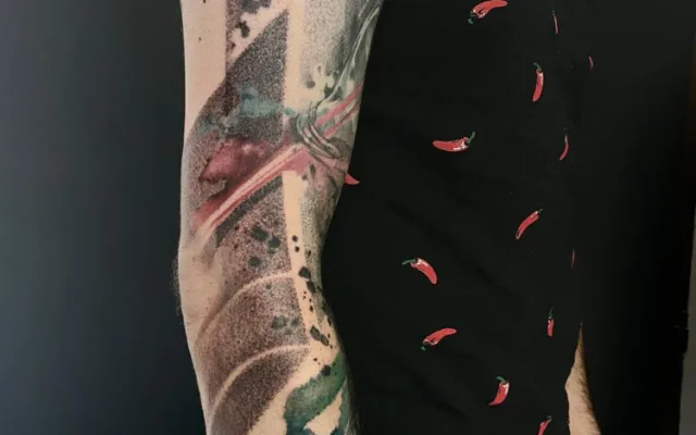 Když jsem začínal s autorským tetováním, tak jsem byl za exota a dnes to dělá kdekdo, říká tatér Dodáč