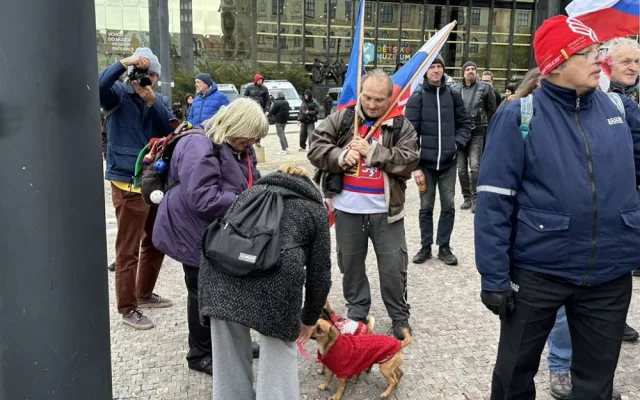 Protivládní prostest před Národním muzeem