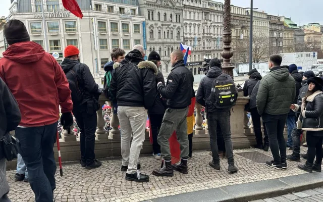 Protivládní prostest před Národním muzeem