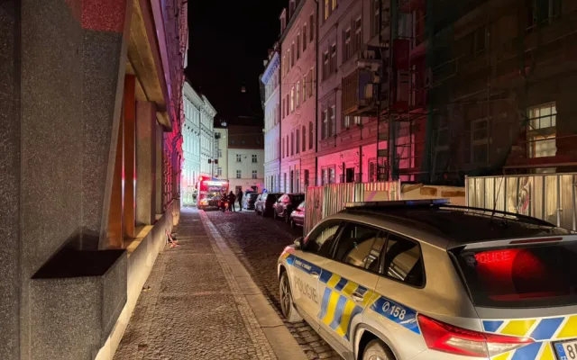 V centru Prahy uniká plyn, hasiči evakuovali stopadesát lidí ze šesti budov