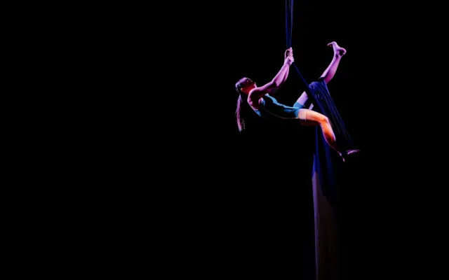 FOTOGALERIE: Akrobatická čísla i příběh. Podívejte se, jak vypadá moderní cirkus