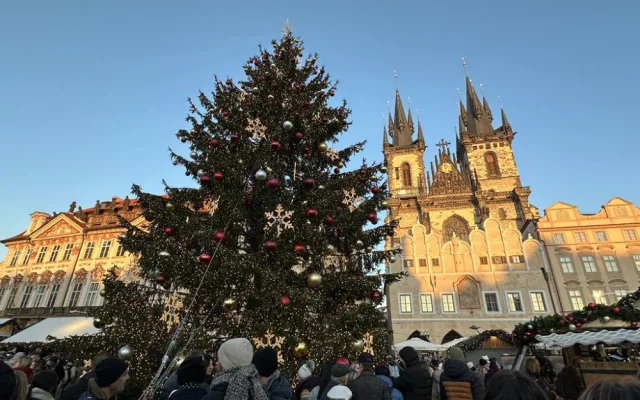 Vánoční trhy na Staroměstském náměstí jsou oficiálně zahájeny