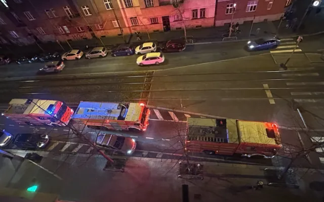 VIDEO: Ve Vršovicích hořela kuchyň restaurace, škoda je půl milionu
