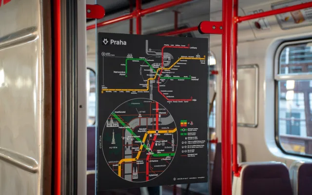 Praha vymění ve všech vozech metra současné cedule se schématy linek