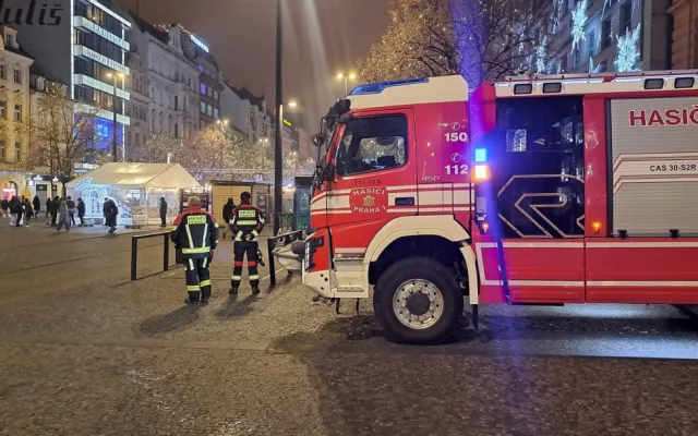 Oslavy příchodu Nového roku zatím v Praze probíhají klidně, hasiči řešili jen menší požáry