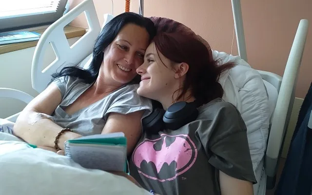 Věnovala se nemocným seniorům, teď sama potřebuje pomoci. Eva bojuje s agresivním nádorem na mozku