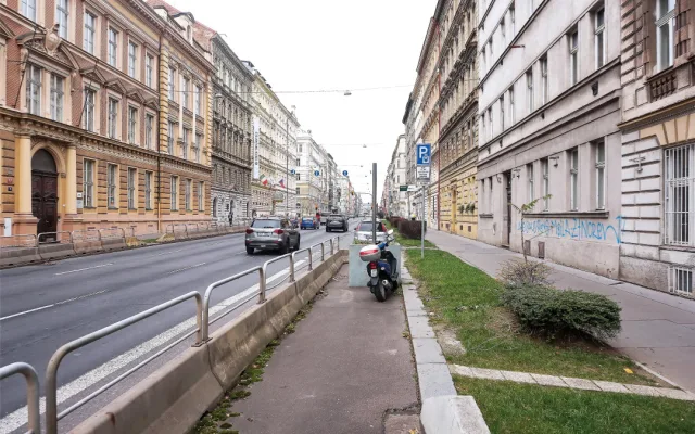 Ulice Legerova před.
