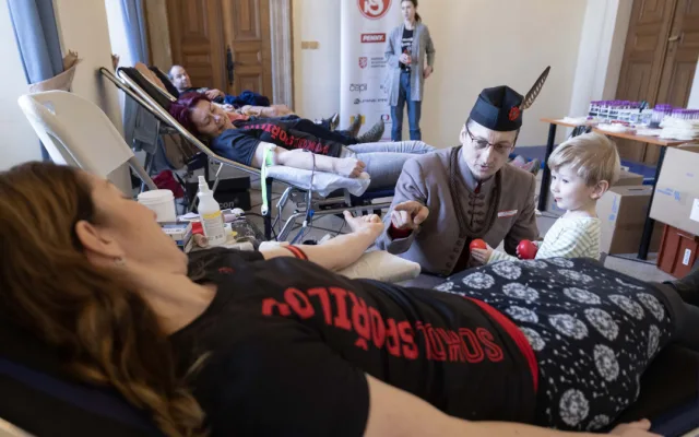 Sokolové při tradičním hromadném odběru darovali 28 litrů krve
