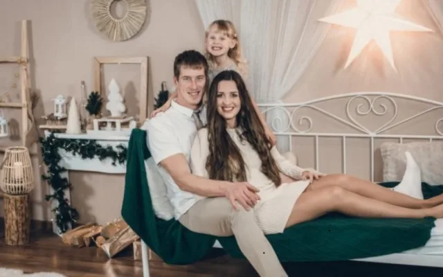 Patka pětileté dcery trpí nemocí, kterou v Česku neumíme léčit. Nyní shání peníze na cestu do Švýcarska