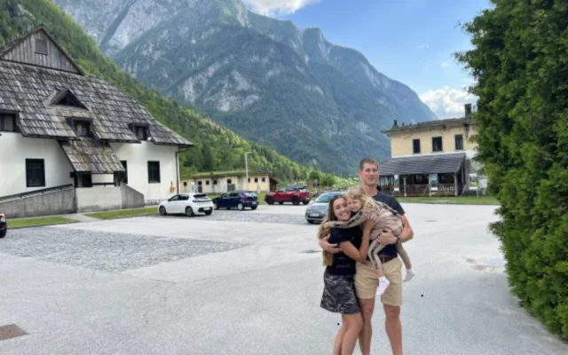 Patka pětileté dcery trpí nemocí, kterou v Česku neumíme léčit. Nyní shání peníze na cestu do Švýcarska