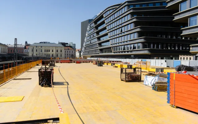 Na Masarykově nádraží v Praze vzniká nové nástupiště, cena modernizace vzrostla