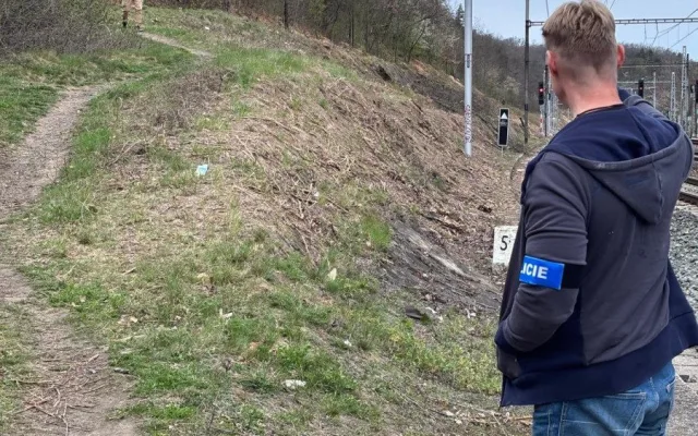 Stovky policistů kontrolují vlaky a nádraží, chtějí tak zvýšit bezpečnost