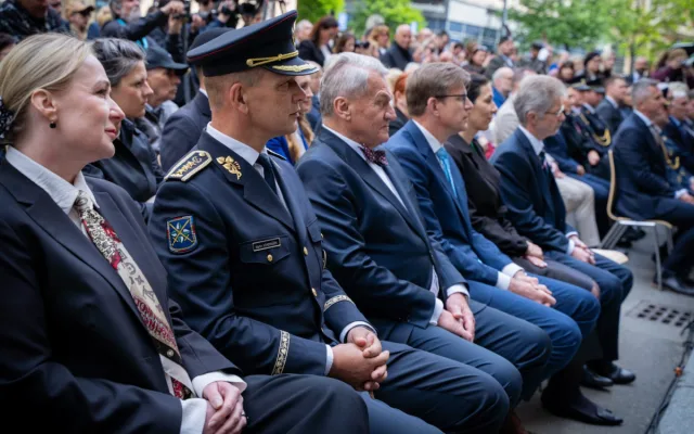 Politici i zástupci armády a policie si u Rozhlasu připomněli začátek Pražského povstání