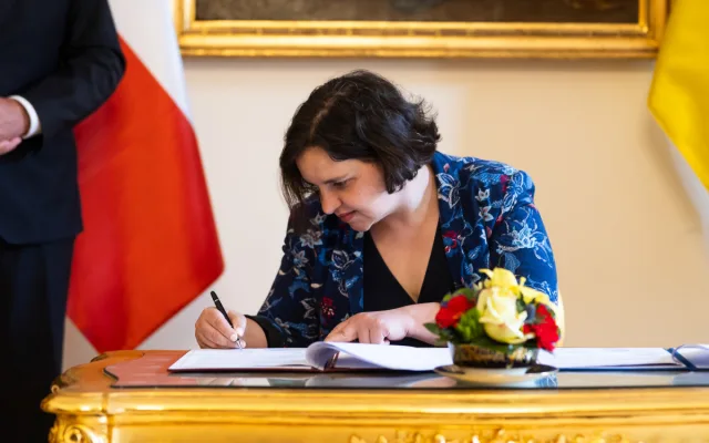 Filozofická fakulta UK bude spolupracovat s Ukrajinou, mimo jiné i v boji proti dezinformacím