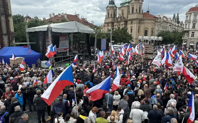 VIDEO: Čtyři tisíce stoupenců SPD demonstrují v Praze, Okamura vyzval ke změně vlády