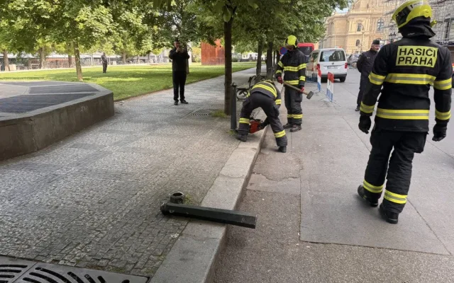 Hasiči řešili v Praze 1 sloupky jako překážku, v případě nutnosti je odstraní násilně