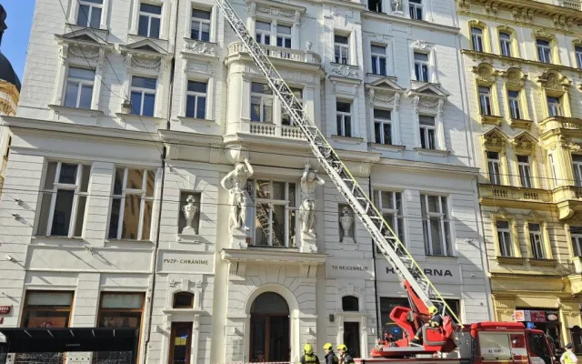 U domu, kde zemřel člověk, opět zasahují hasiči