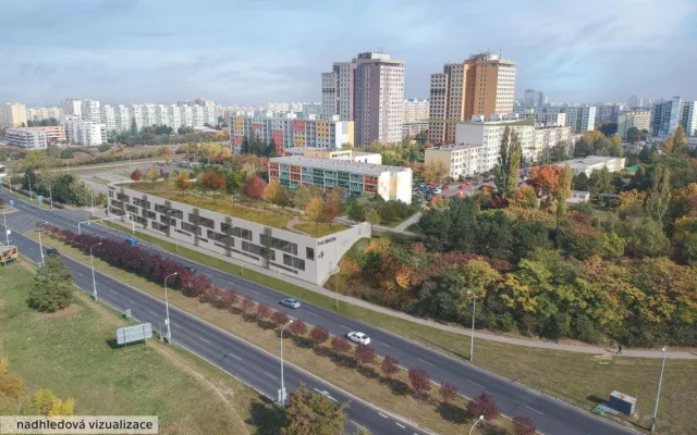 U metra Opatov začali stavět parkovací dům, vejde se do něj pět set aut