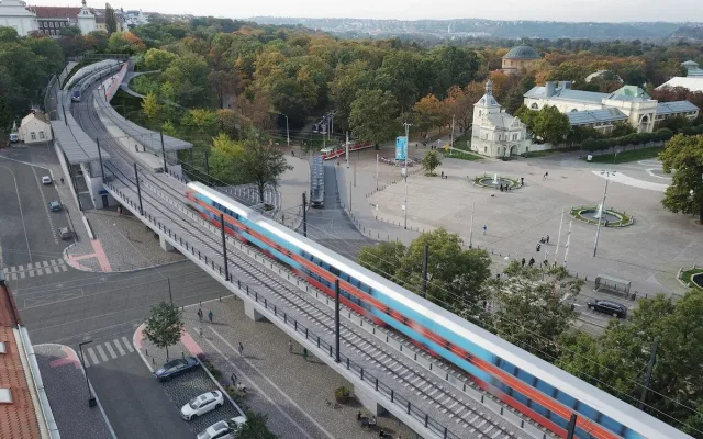 VIZUALIZACE: Prostor pod tratí mezi Bubny a Výstavištěm vyplní vestavby