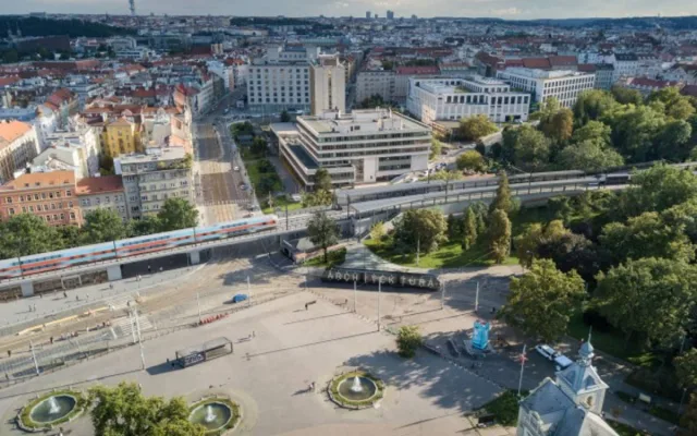 VIZUALIZACE: Prostor pod tratí mezi Bubny a Výstavištěm vyplní vestavby