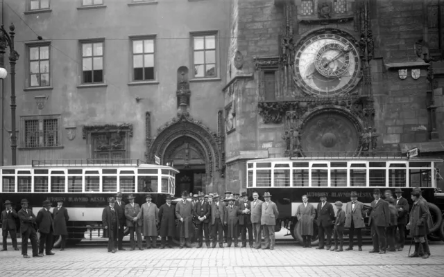 20. června 1925, slavnostní zahájení autobusové dopravy Elektrických podniků hl. m. Prahy