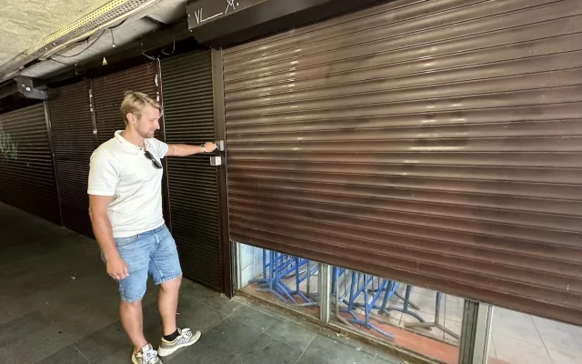 FOTO: Co se skrývá za obchodem v podchodu u Muzea? Komunisté tu chtěli garáže