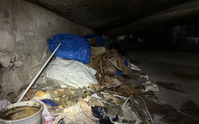 FOTO: Co se skrývá za obchodem v podchodu u Muzea? Komunisté tu chtěli garáže
