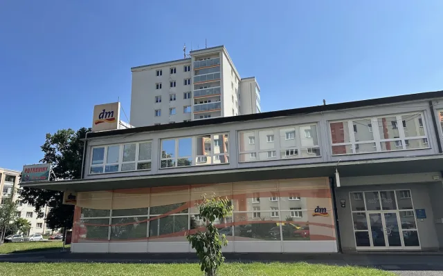 Praha 6 stopla prodej pozemků na Petřinách, místní proti výstavbě sepsali petici
