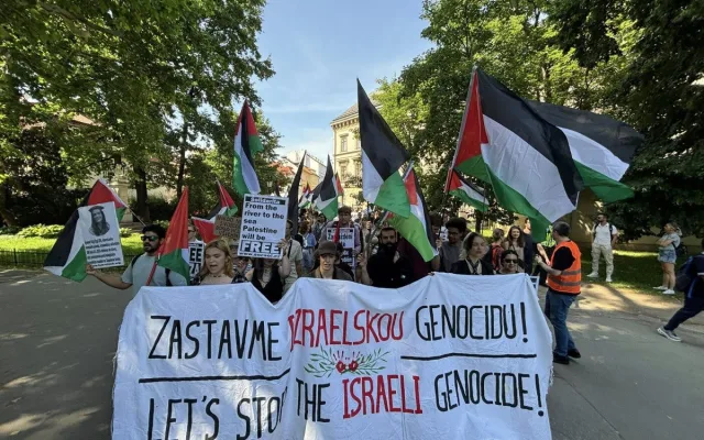 V Praze se demonstrovalo za Palestinu, zazněla tvrdá kritika Izraele a české vlády