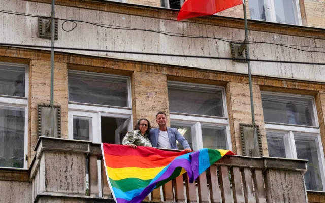 Vlajka na radnici Prahy 1.