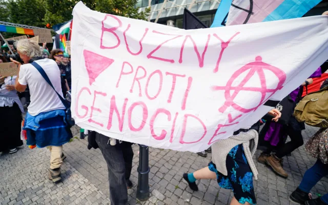 FOTOGALERIE: Prahou prošel průvod Prague Pride. Účastnil se Lipavský, Hřib i velvyslanci