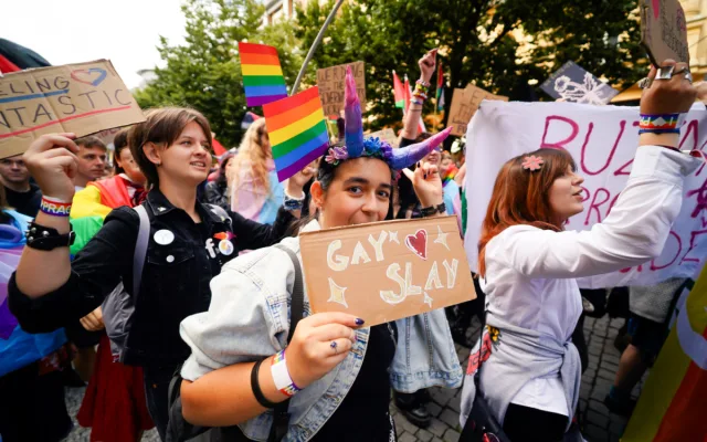 FOTOGALERIE: Prahou prošel průvod Prague Pride. Účastnil se Lipavský, Hřib i velvyslanci