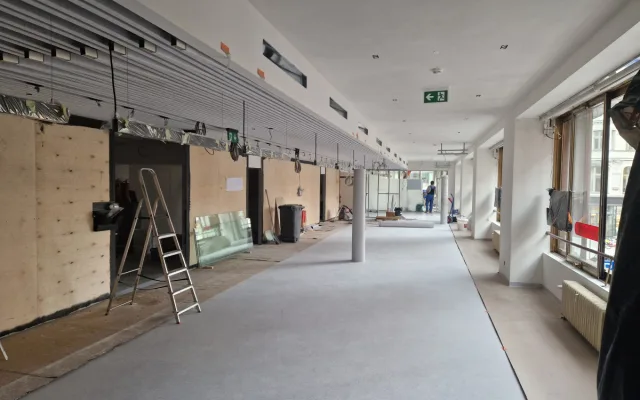 PRE zrekonstruovala zákaznické centrum v paláci Adria. Konzultovat museli s památkáři