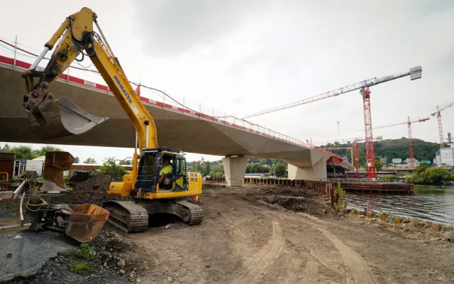 Dvorecký most bude mít na přání Prahy 4 smíšené stezky pro chodce i cyklisty