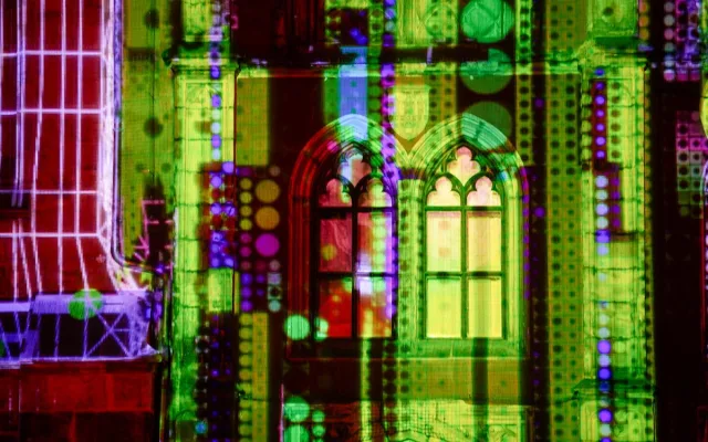 FOTO: Videomapping i projekce na vodní stěnu. Začal Signal Festival
