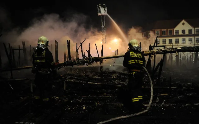 Devět mrtvých kvůli svíčce. Je to 15 let od tragického požáru na Florenci