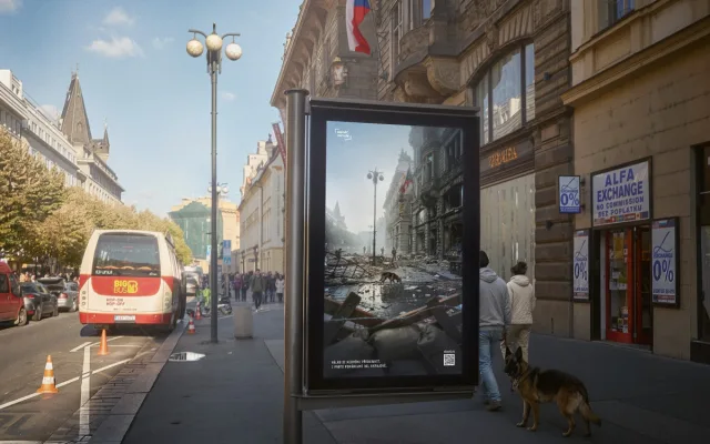 Praha zničená válkou. Paměť národa spustila v ulicích kampaň na podporu Ukrajiny