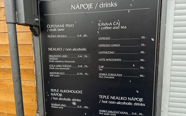 Klobása dražší o deset korun a hudba Ewy Farné. Jaké budou trhy na Staromáku?