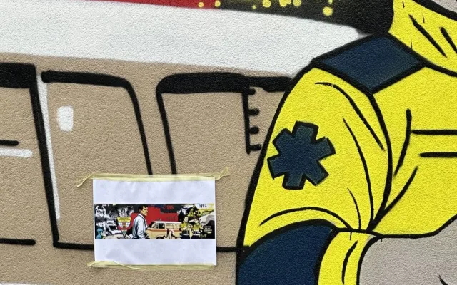 Stanici záchranářů ve Vršovicích zdobí nová malba. Víte, co obrázky symbolizují?