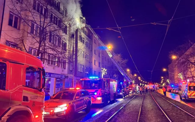 VIDEO: Silvestr v Praze začal klidně, zásahů bylo ale nakonec mnohem víc než loni