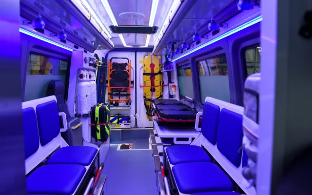 Pražští záchranáři představili novou sanitku za 7 milionů. Poslouží při evakuacích