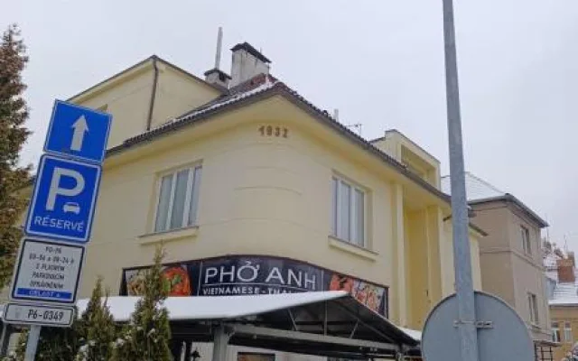 Plíseň, špína, žádný záchod. Restauraci v Praze kvůli desítce prohřešků hned zavřeli