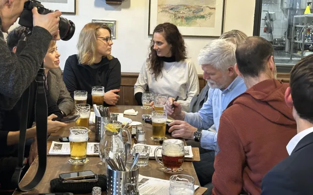 Neplánovaná odbočka i pozvánka na pivo. Šli jsme na vycházku s prezidentem