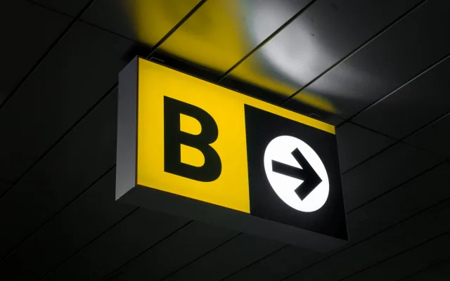 Konec tápání v metru? Pražský dopravce testuje nové přehlednější tabule