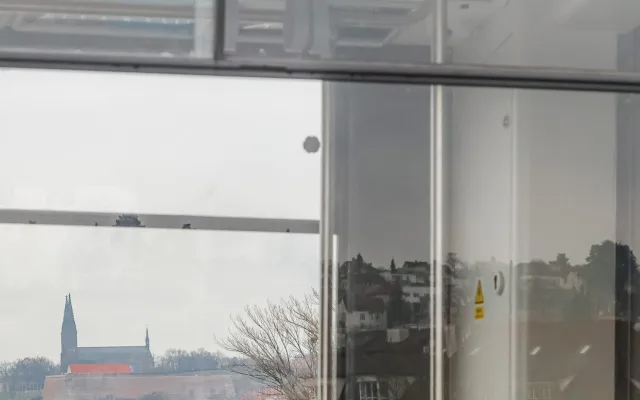 VIDEO: Dvorecký most otestovaly tramvaje a autobusy, trať prošla na výbornou