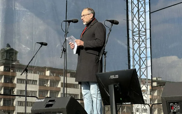 FOTO: Pryč s Burešem a vyděrači. Podívejte se, jak probíhala demonstrace na Letné