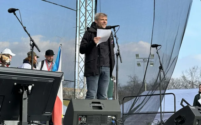 FOTO: Pryč s Burešem a vyděrači. Podívejte se, jak probíhala demonstrace na Letné