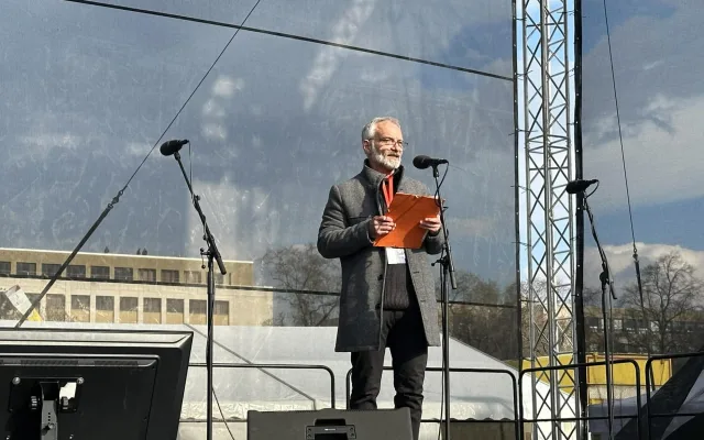 FOTO: Pryč s Burešem a vyděrači. Podívejte se, jak probíhala demonstrace na Letné