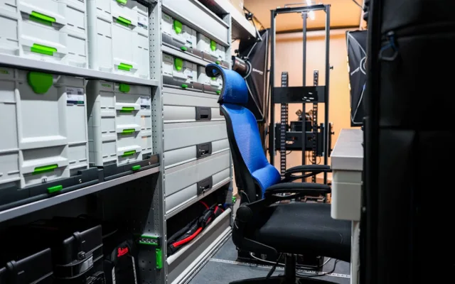 Na Ukrajinu jede z Prahy další mobilní digitalizační pracoviště, bude dokumentovat památky