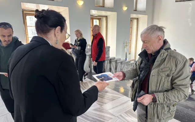 Hrad si přišly zdarma prohlédnout tisíce lidí, zklamal je ale chybějící prezident